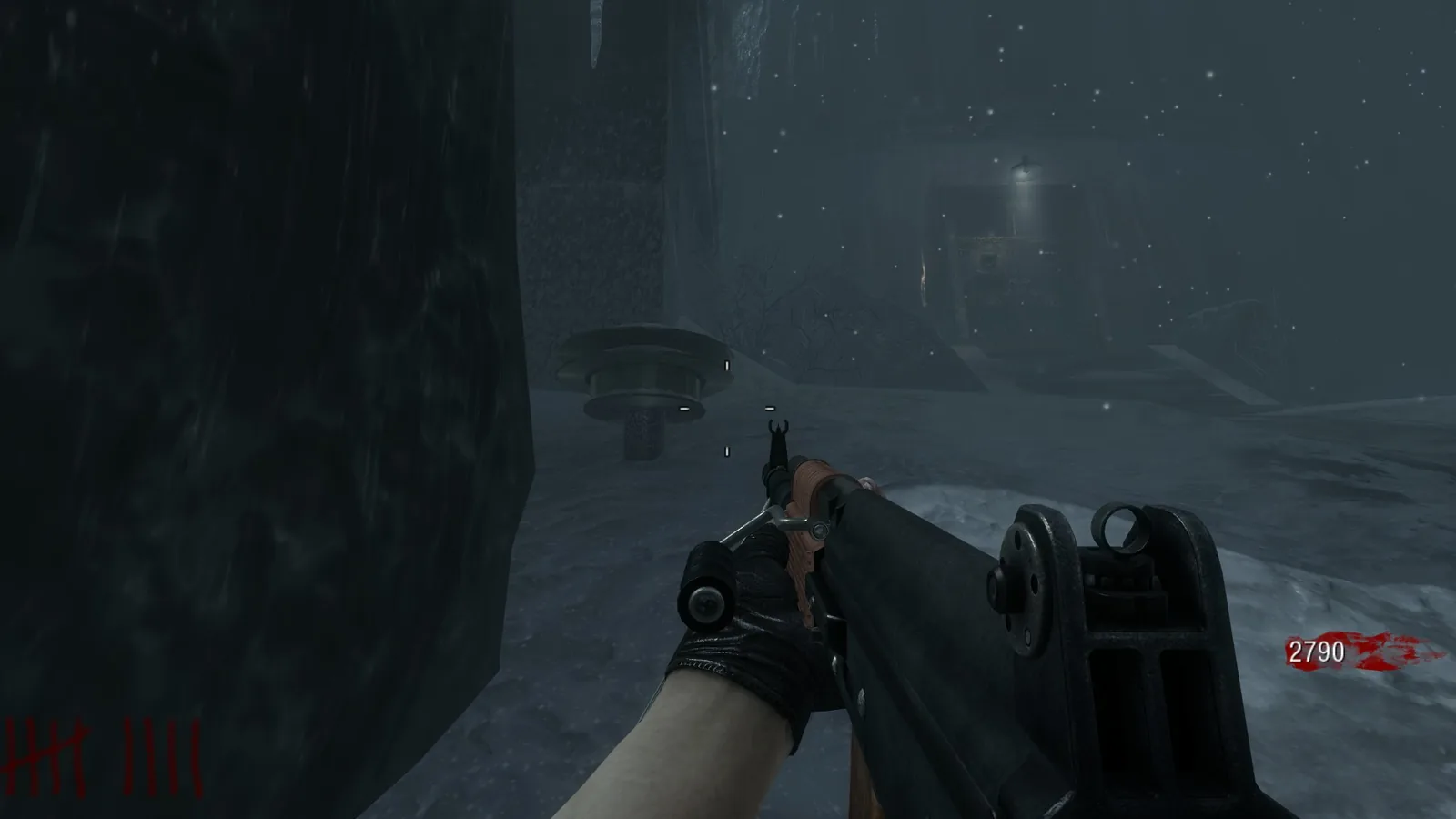 Sirena de niebla a la izquierda del AK-74u