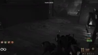 Registrando un cadáver en busca del interruptor durante la Ronda Infinita