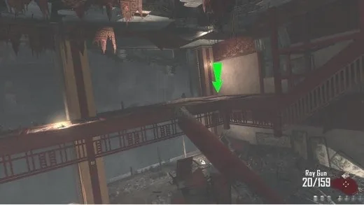Balcón de la Sala de Buda, esquina junto a una barrera reparable